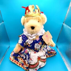 Muffy VanderBear, Queen of Hearts Bear!